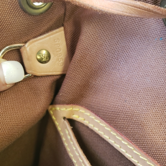 Authentic Louis Vuitton Monogram Montsauris MM backpack - Picture 7 of 8